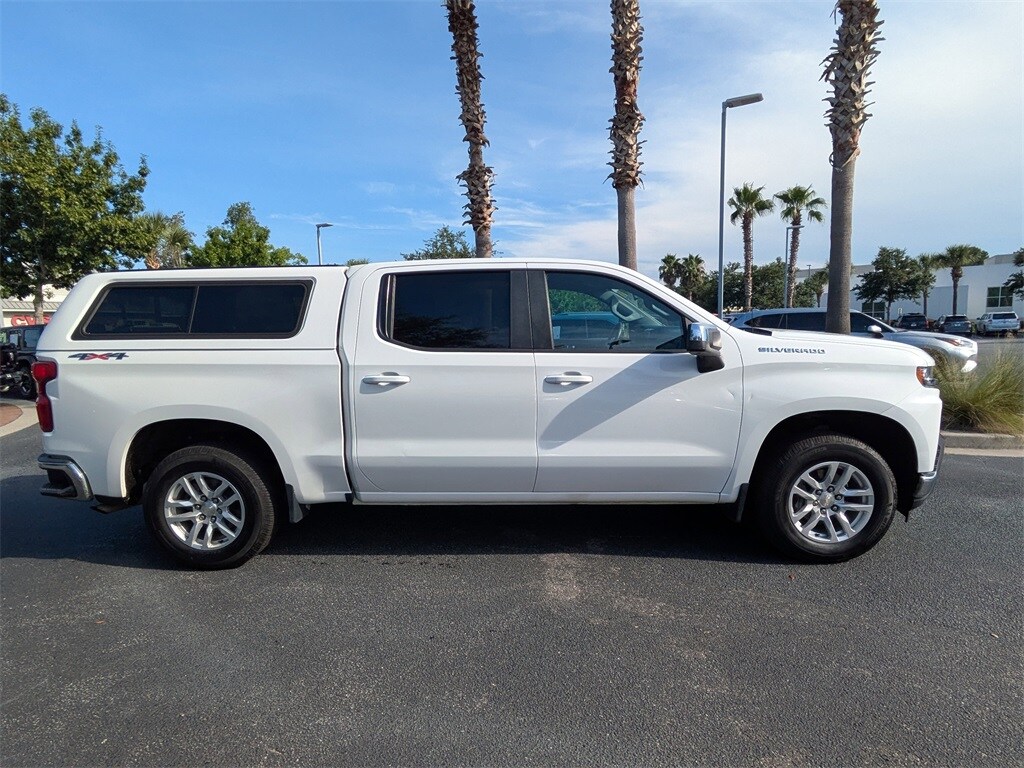 2020 Chevrolet Silverado 1500 LT photo 3