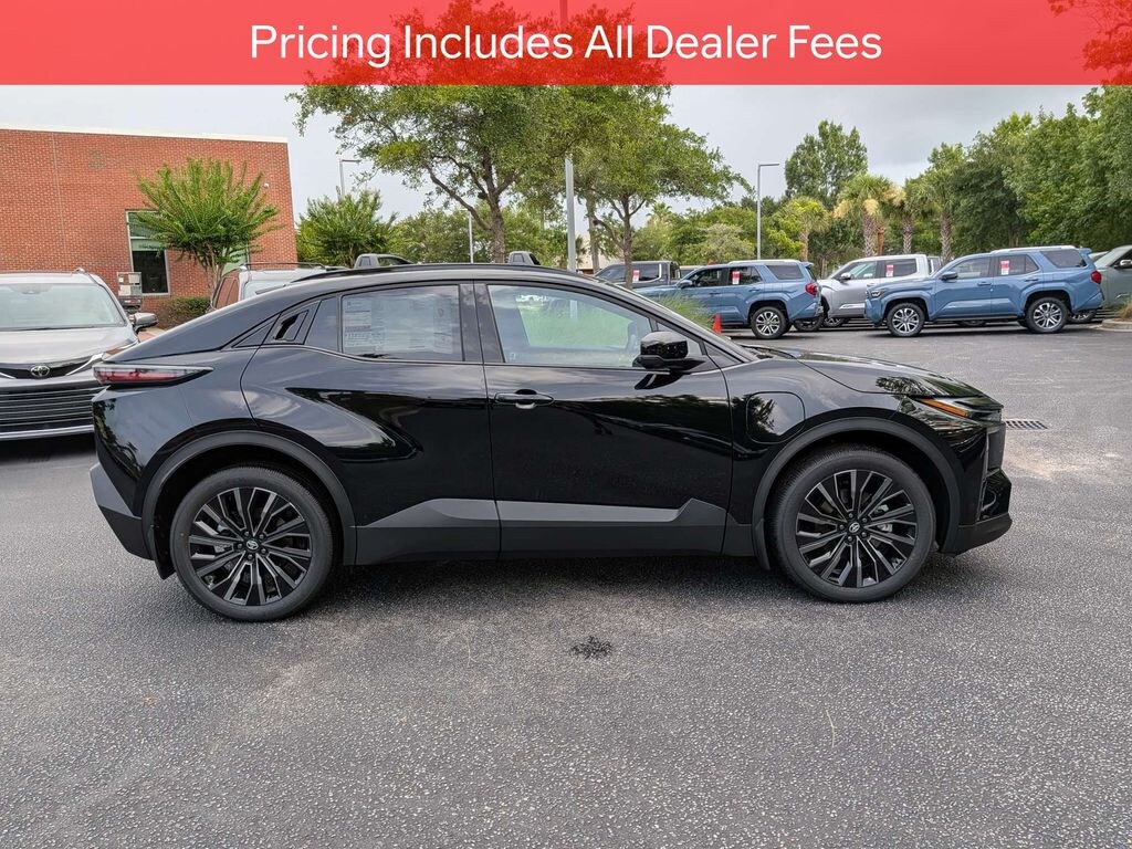 New 2026 Toyota C-HR XSE SUV