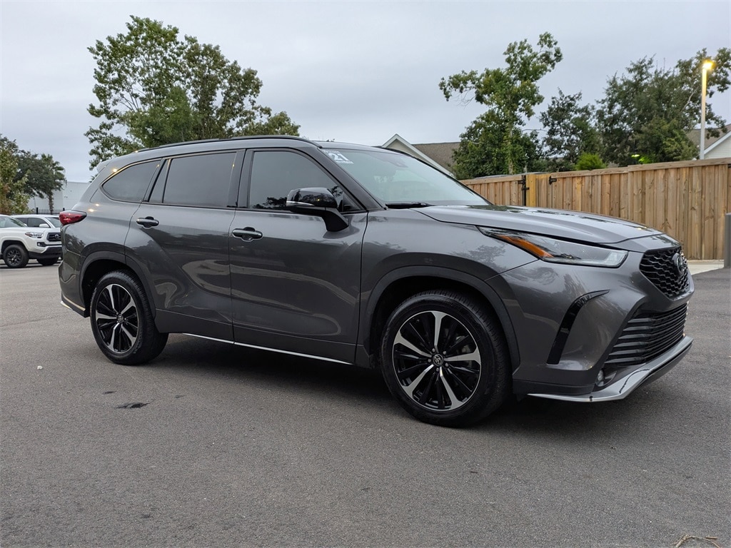 Used 2021 Toyota Highlander XSE SUV