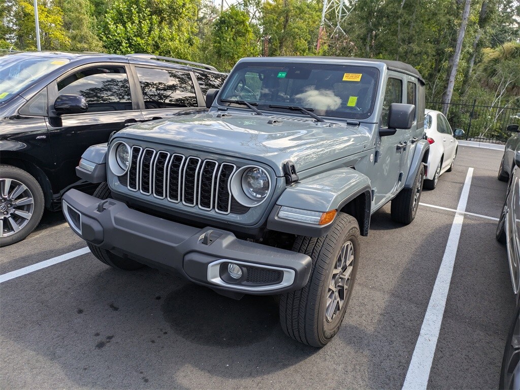 2024 Jeep Wrangler Sahara photo 3