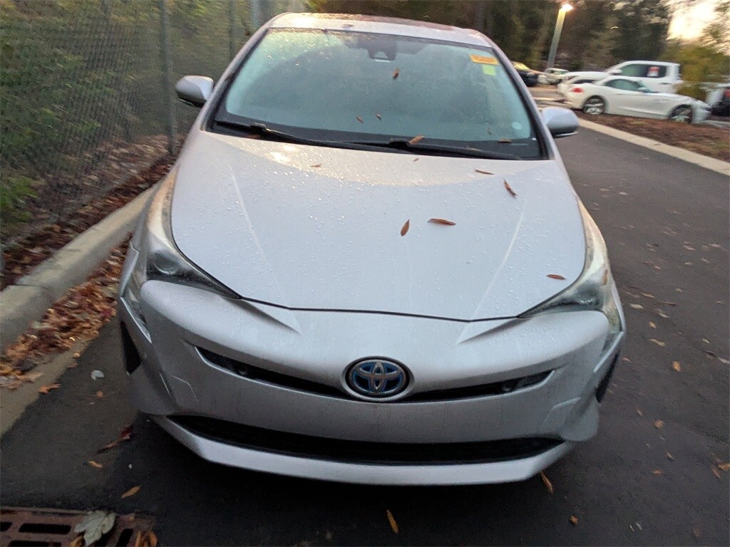 2018 Toyota Prius Four photo 2
