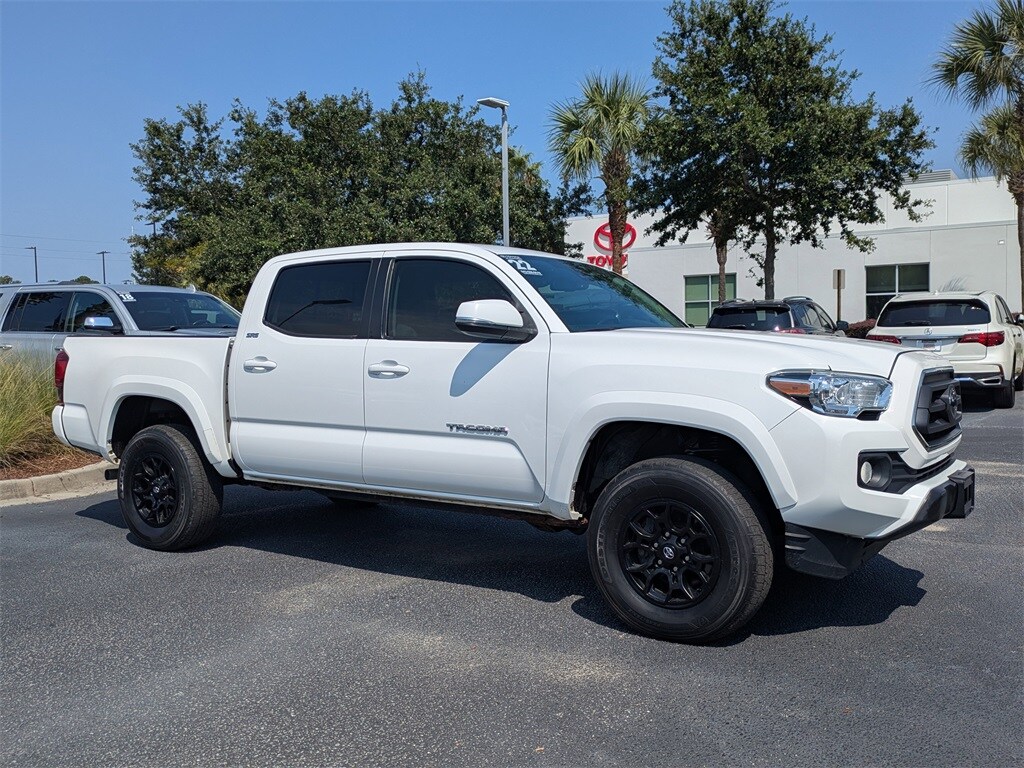 2022 Toyota Tacoma SR5 V6 photo 2