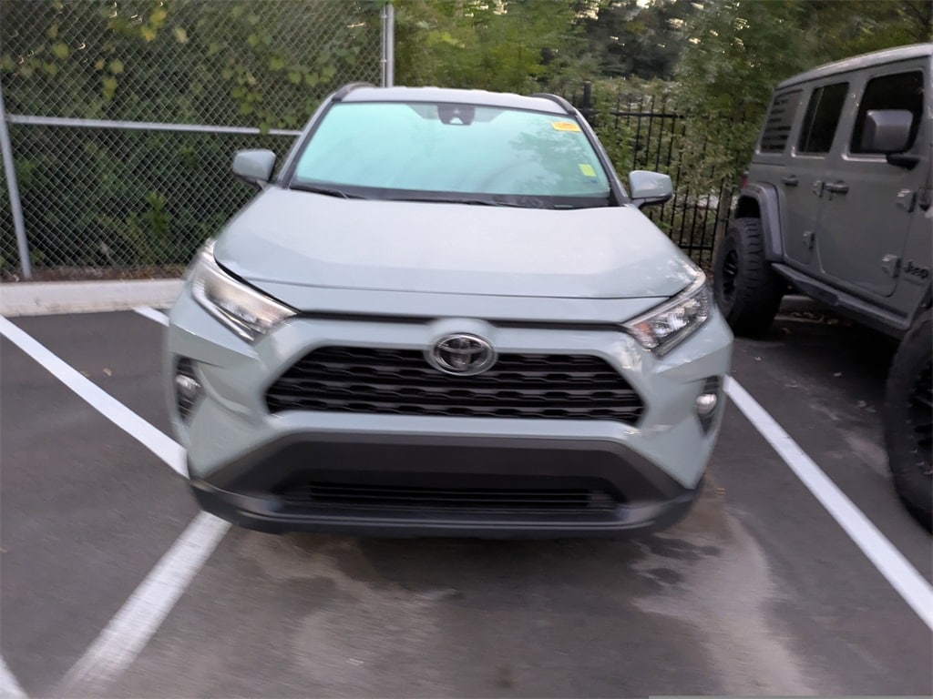 Used 2021 Toyota RAV4 XLE with VIN 2T3W1RFV5MW147057 for sale in Kansas City