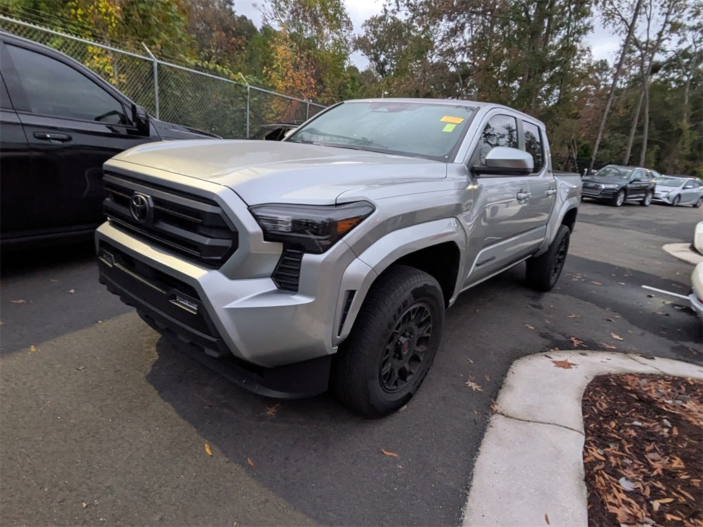 Used 2025 Toyota Tacoma SR5 Truck