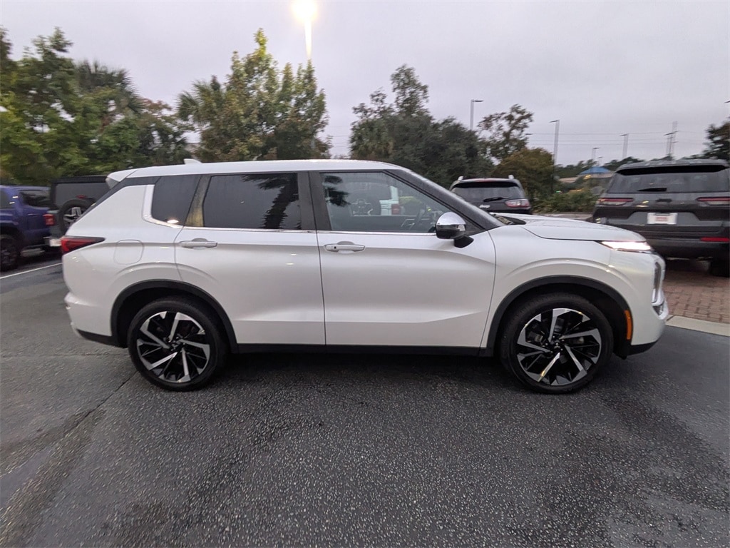 Used 2022 Mitsubishi Outlander SE SUV