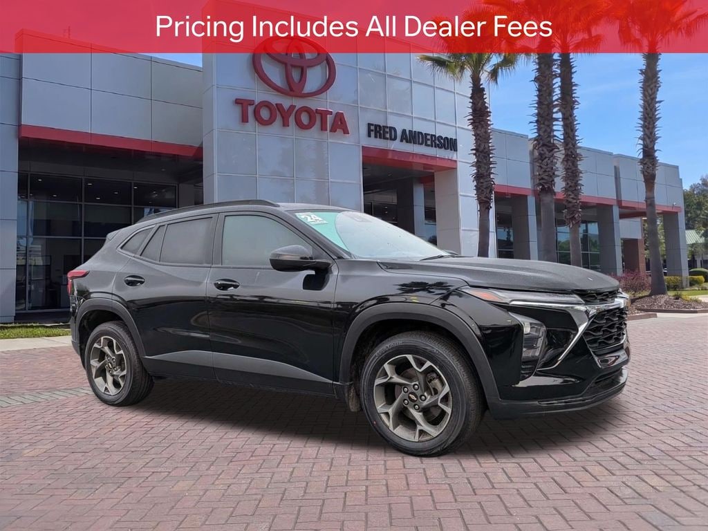 Used 2024 Chevrolet Trax LT SUV