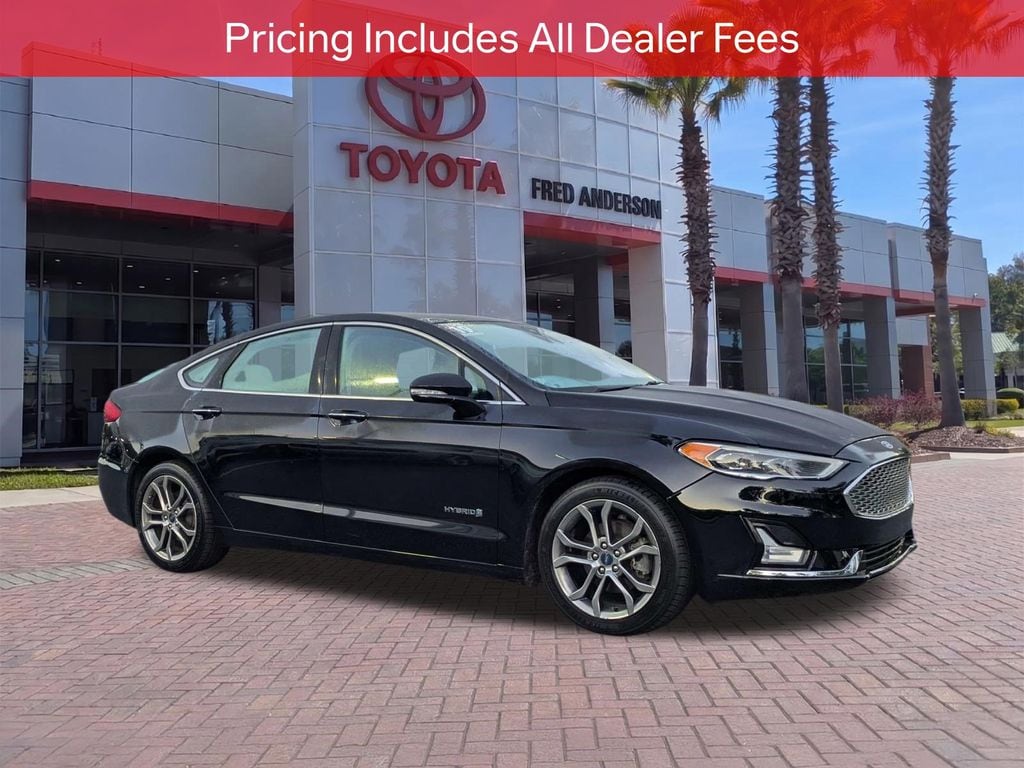 2019 Ford Fusion Titanium's photo
