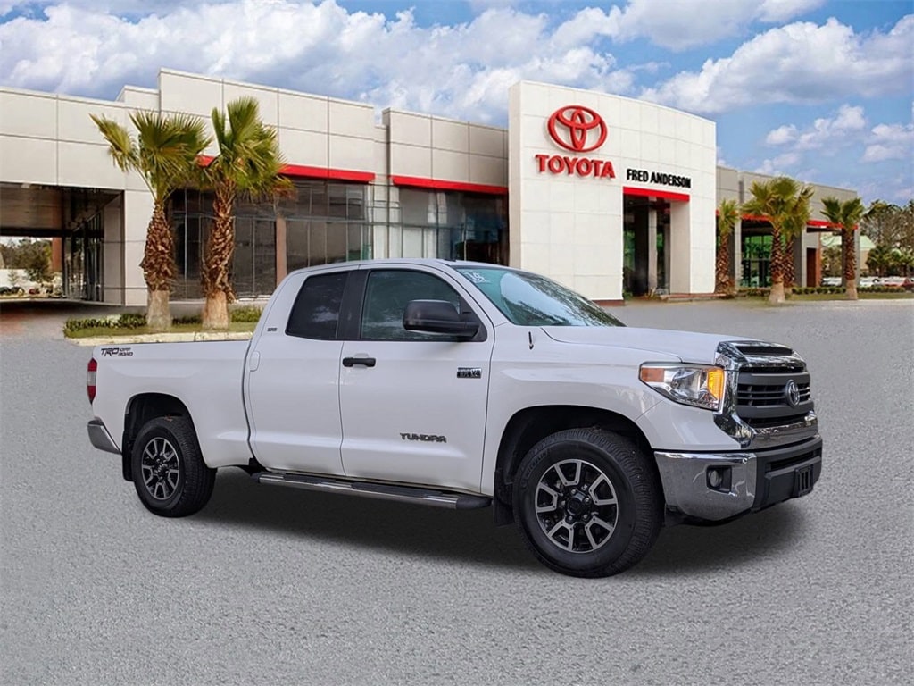 2014 Toyota Tundra SR5's photo