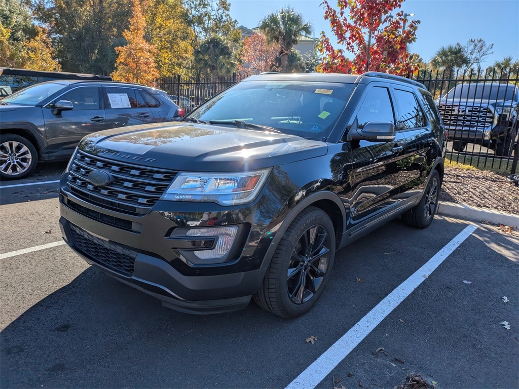 Used 2017 Ford Explorer XLT SUV