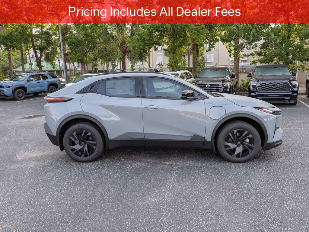 New 2026 Toyota C-HR SE SUV