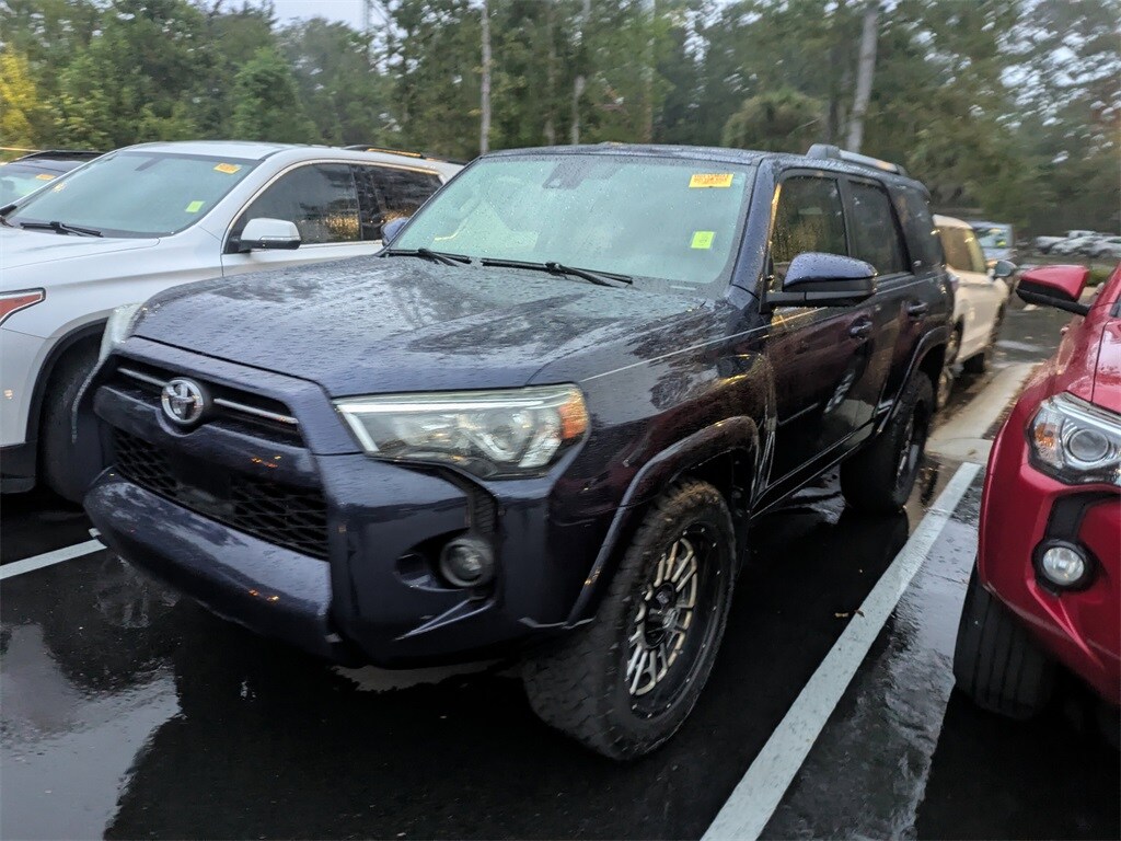 2020 Toyota 4Runner SR5 photo 3