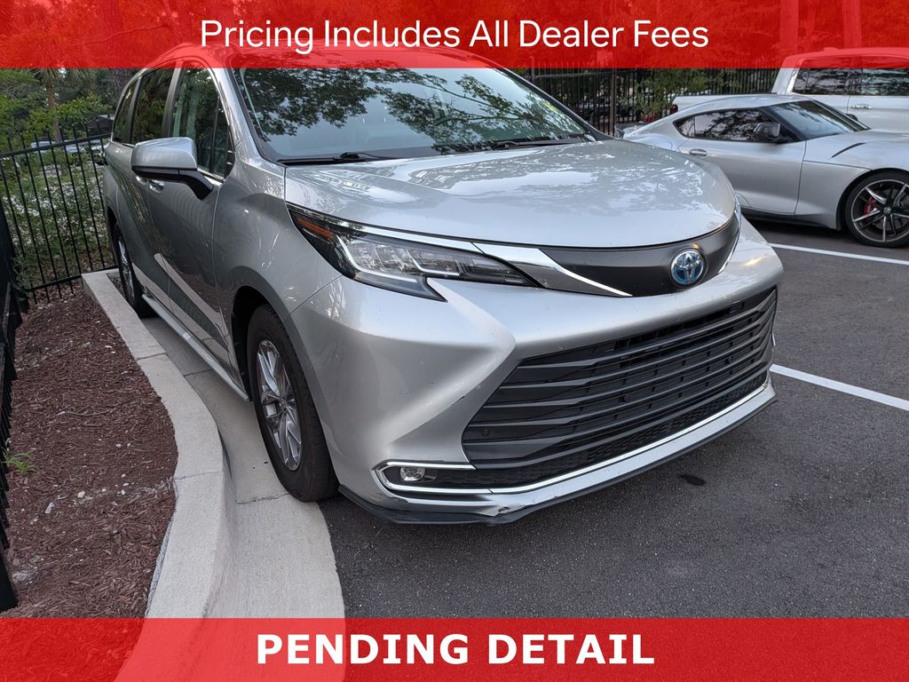 2023 Toyota Sienna Minivan/Van 