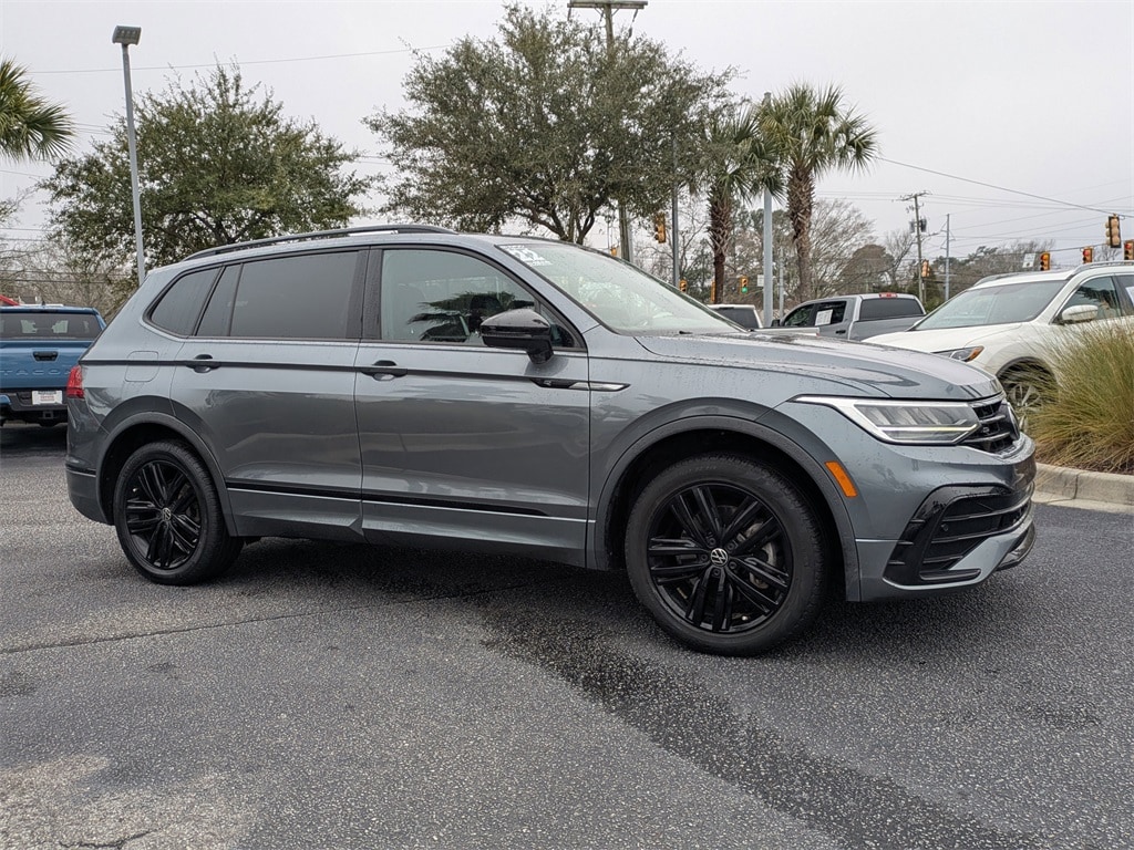 2022 Volkswagen Tiguan SE R-LINE BLACK