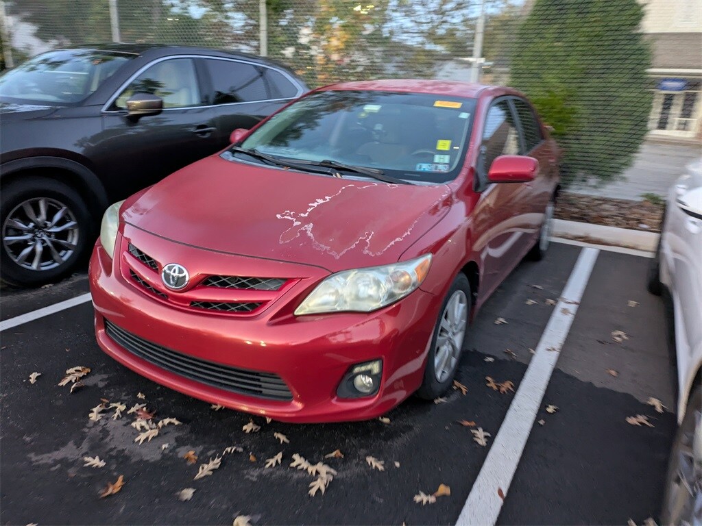 2012 Toyota Corolla LE photo 3
