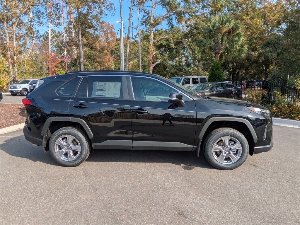 New 2025 Toyota RAV4 XLE SUV