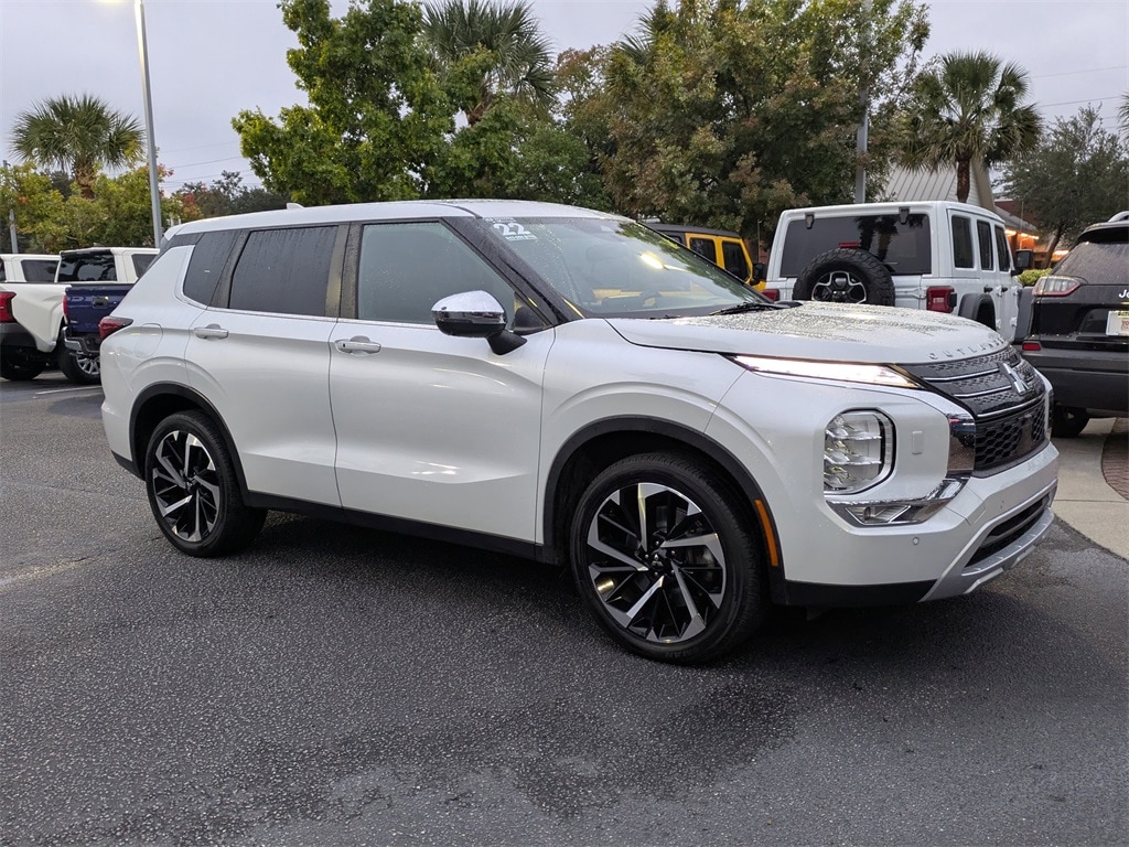 Used 2022 Mitsubishi Outlander SE SUV