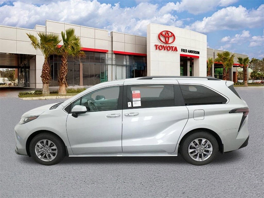 New 2025 Toyota Sienna XLE Van Passenger Van