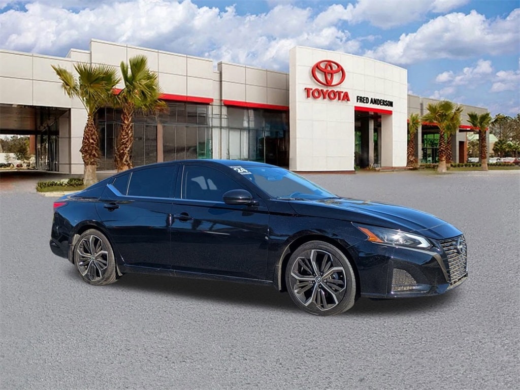 Used 2024 Nissan Altima 2.5 SR Sedan