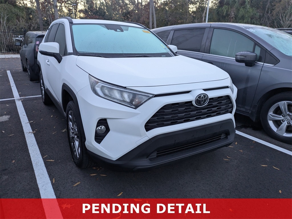 2020 Toyota RAV4 XLE Premium's photo
