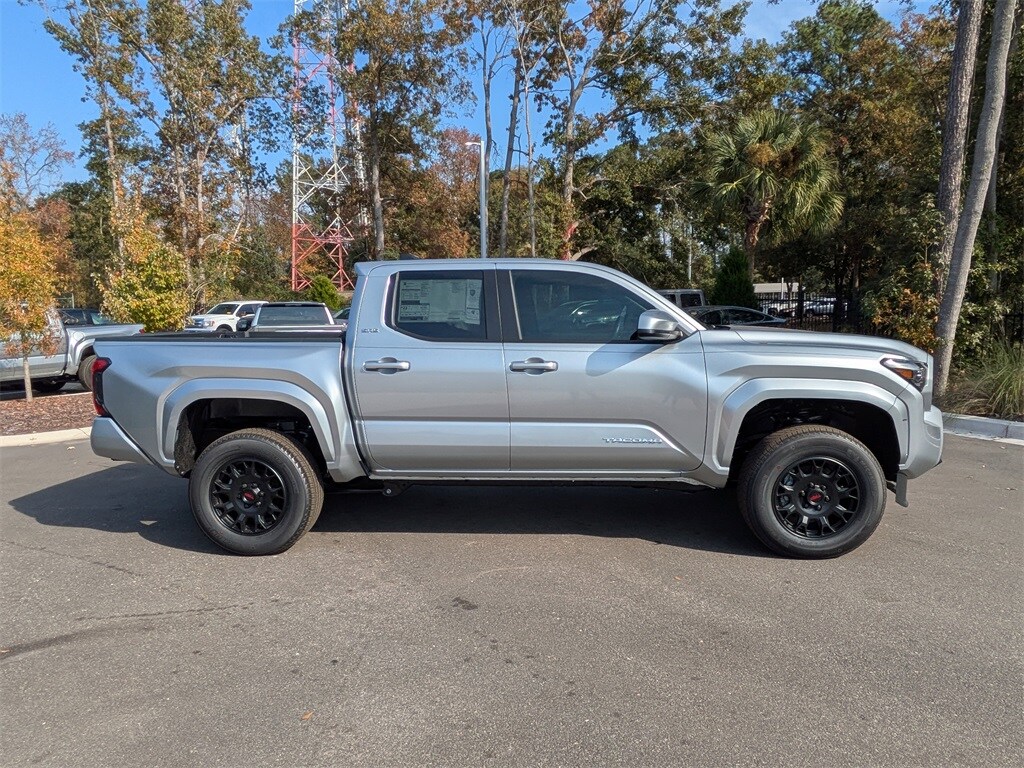 2025 Toyota Tacoma SR5 photo 2
