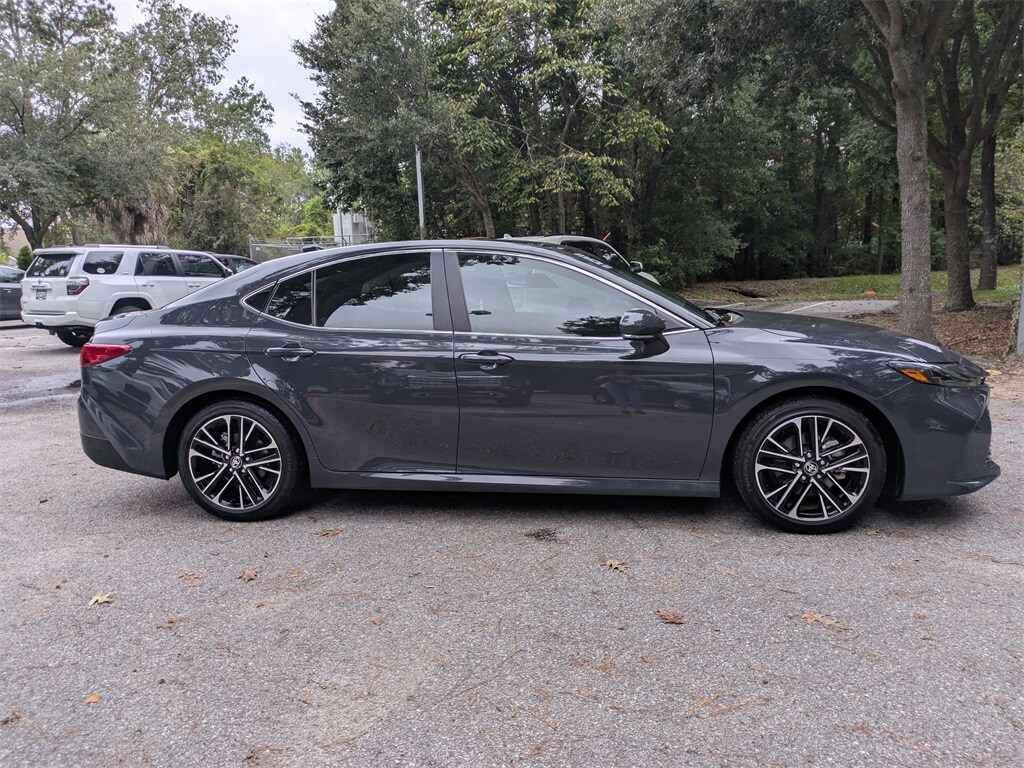 2025 Toyota Camry XLE photo 3