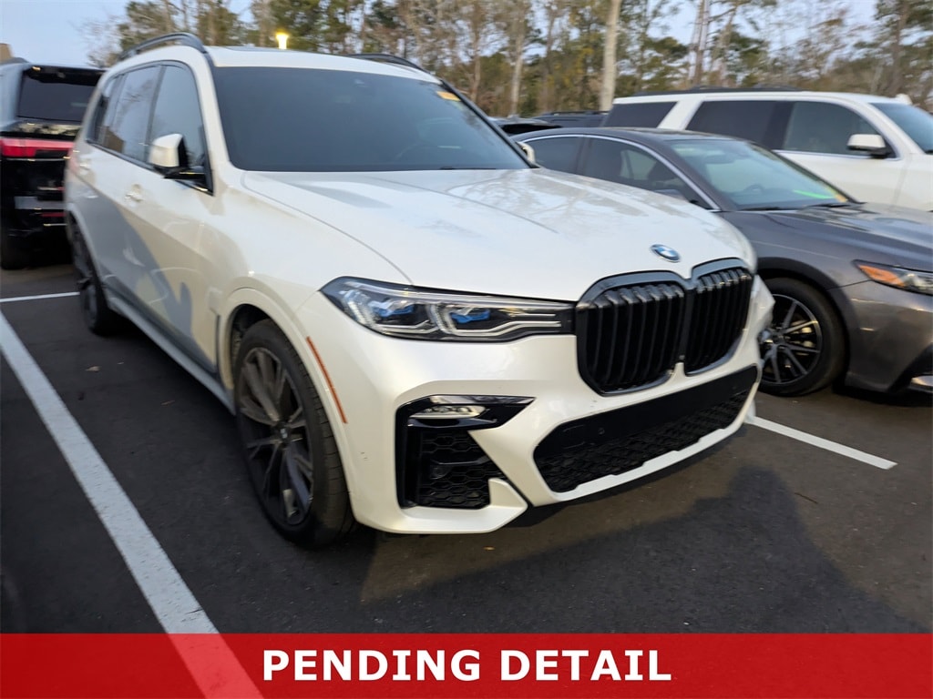 2021 BMW X7 M50i's photo
