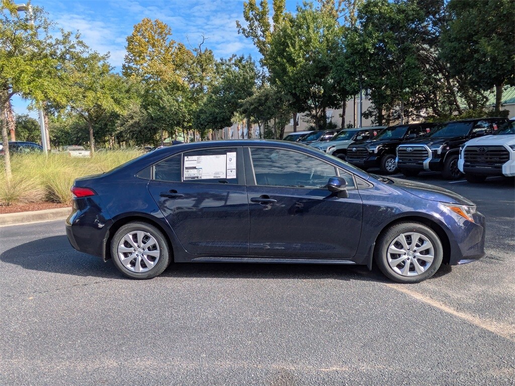 2026 Toyota Corolla LE photo 2
