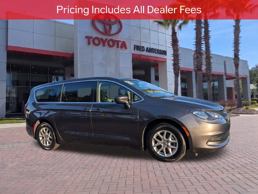 2022 Chrysler Voyager