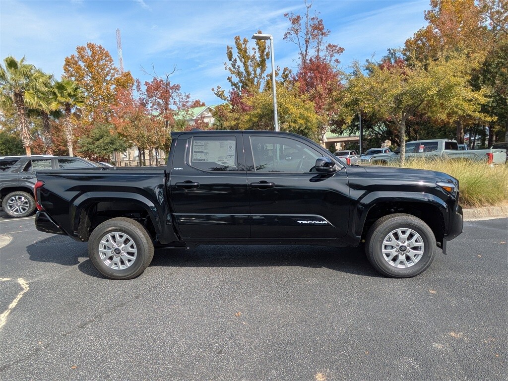 2025 Toyota Tacoma SR5 photo 2