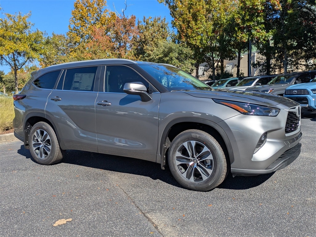 New 2026 Toyota Highlander XLE SUV