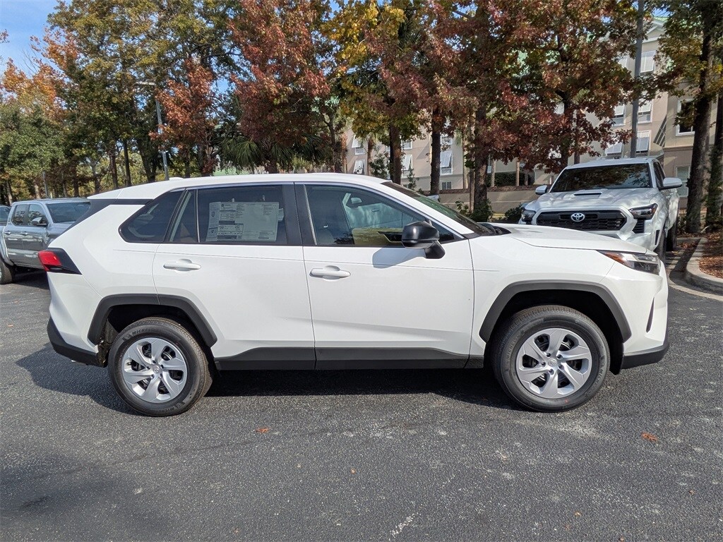 2025 Toyota RAV4 LE photo 2