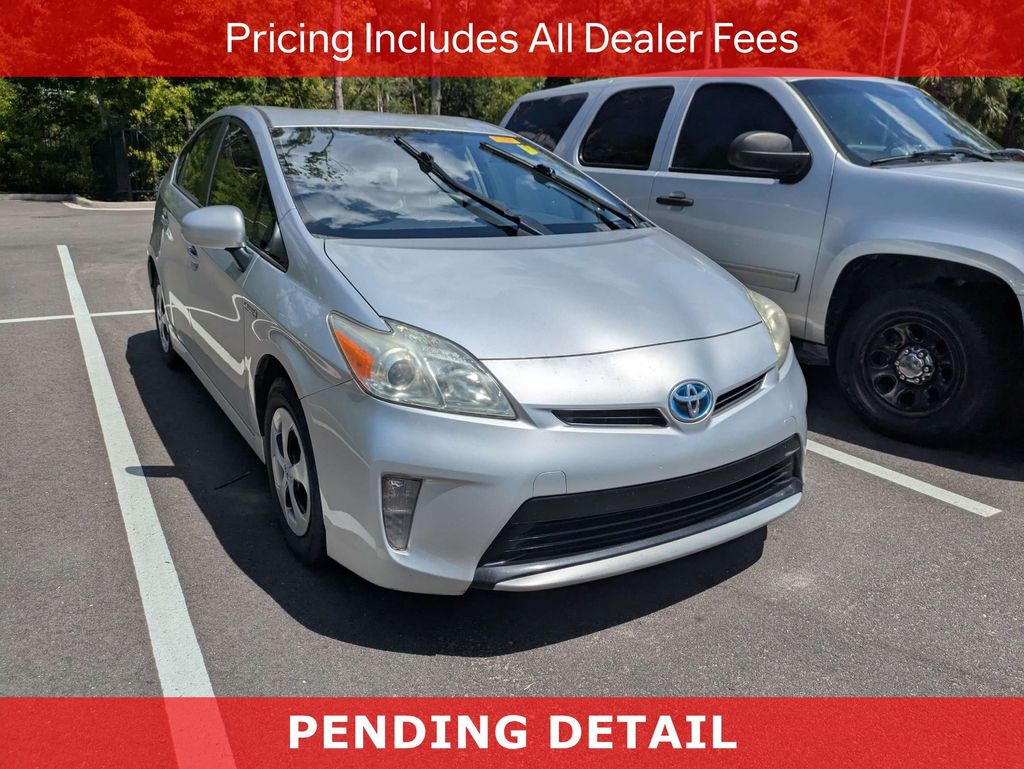 2013 Toyota Prius's photo