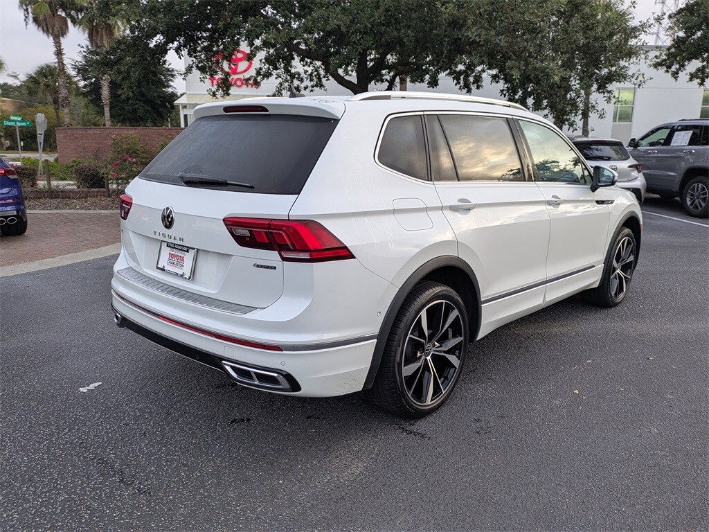 2022 Volkswagen Tiguan SEL Premium R-Line photo 3