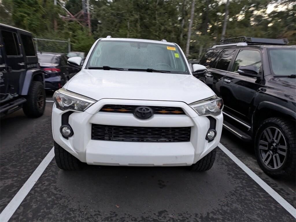 2016 Toyota 4Runner SR5 Premium photo 2