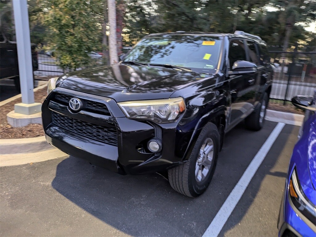 2014 Toyota 4Runner SR5 photo 3
