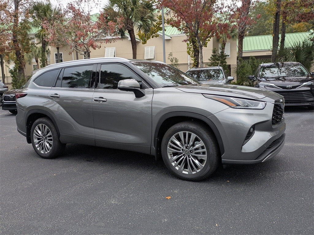 New 2026 Toyota Highlander Platinum SUV