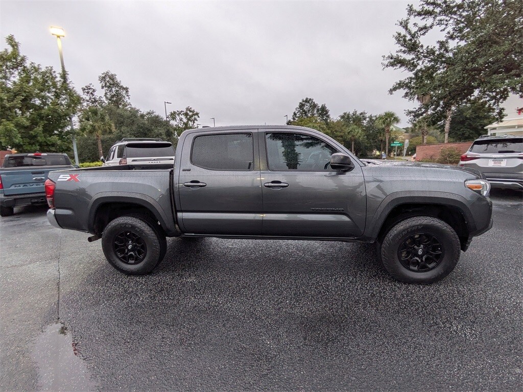 2023 Toyota Tacoma SR5 V6 photo 3