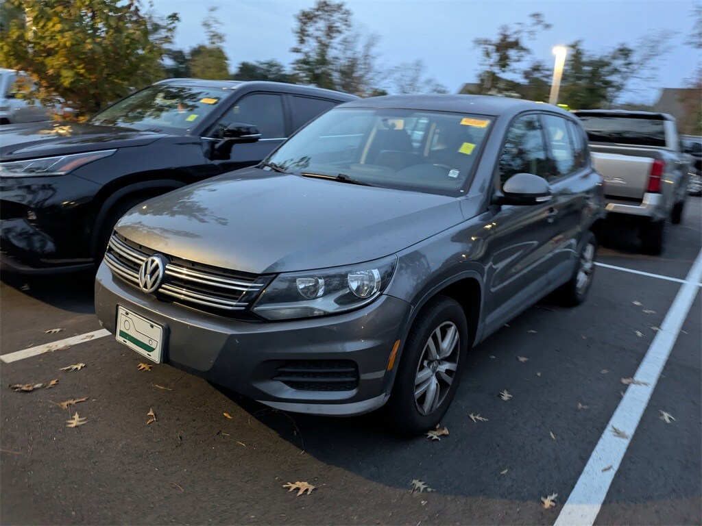2014 Volkswagen Tiguan S photo 3