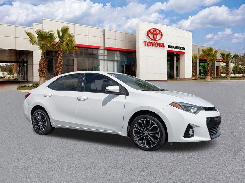2015 Toyota Corolla Sedan 