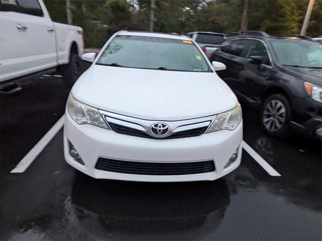 2012 Toyota Camry XLE photo 2