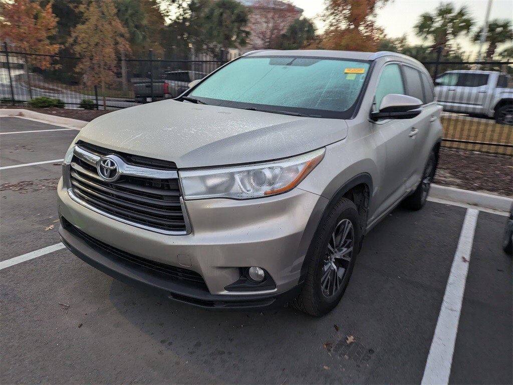 2016 Toyota Highlander XLE photo 3