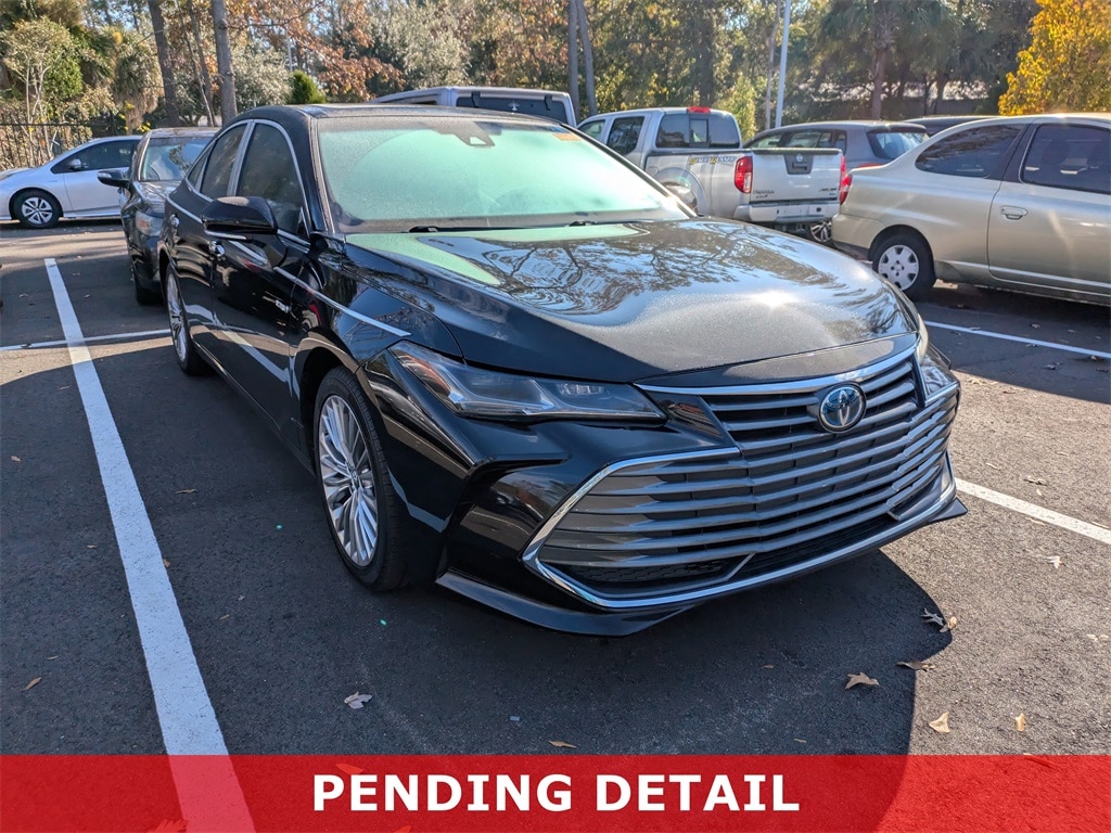2020 Toyota Avalon Limited's photo