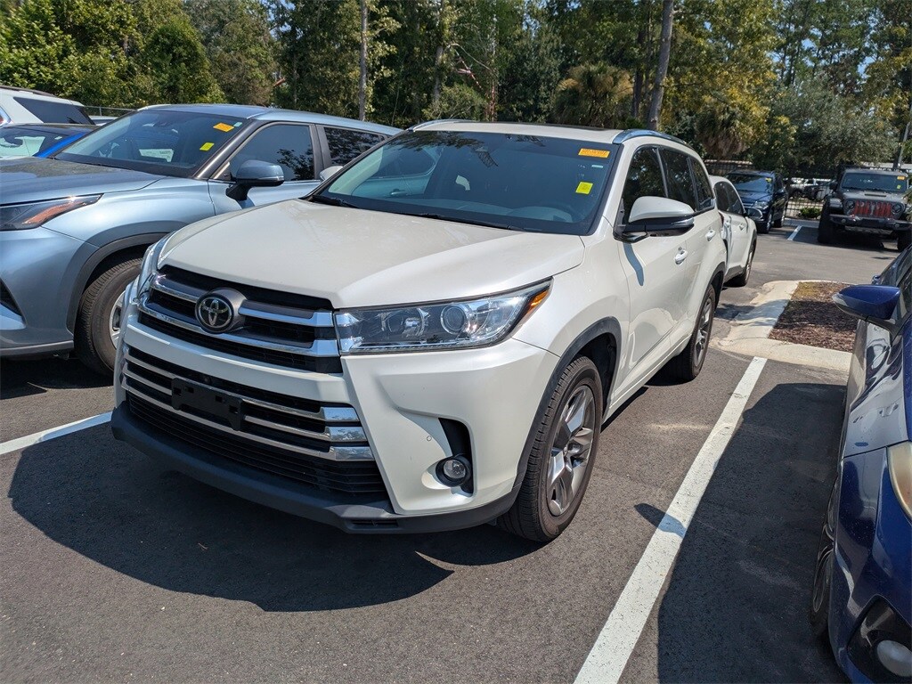 2019 Toyota Highlander Limited Platinum photo 2