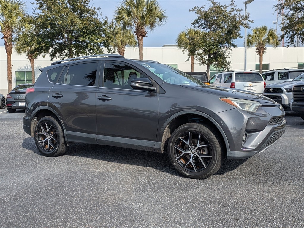 2017 Toyota RAV4 SE