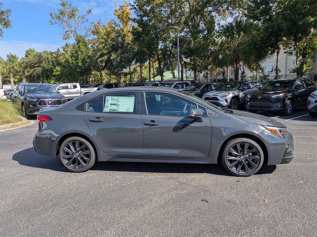 2026 Toyota Corolla SE photo 3