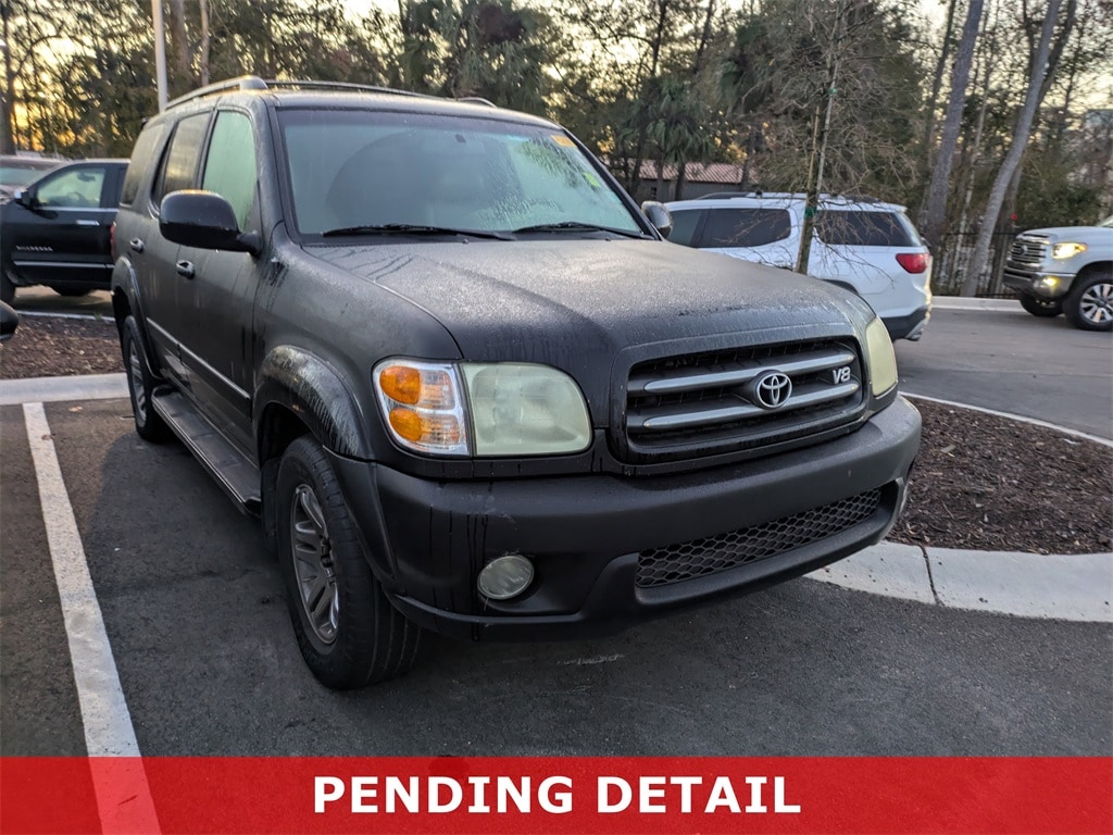2004 Toyota Sequoia Limited's photo
