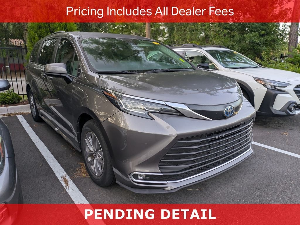 Certified 2023 Toyota Sienna XLE Minivan/Van