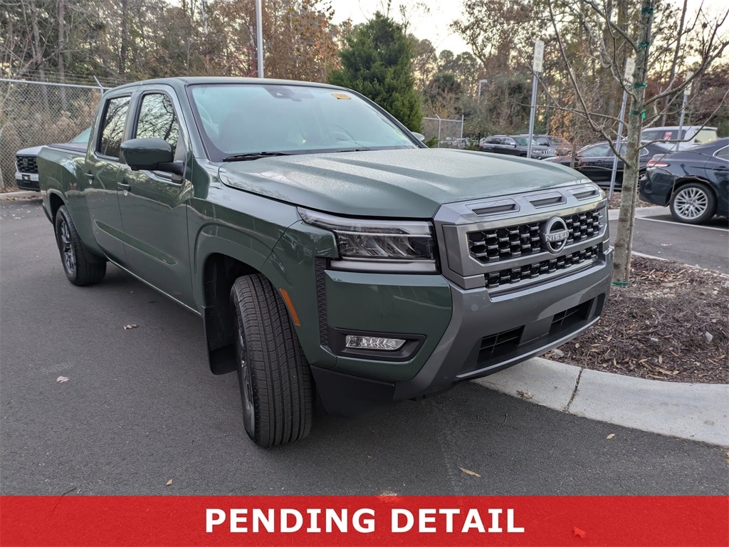 2025 Nissan Frontier SL's photo