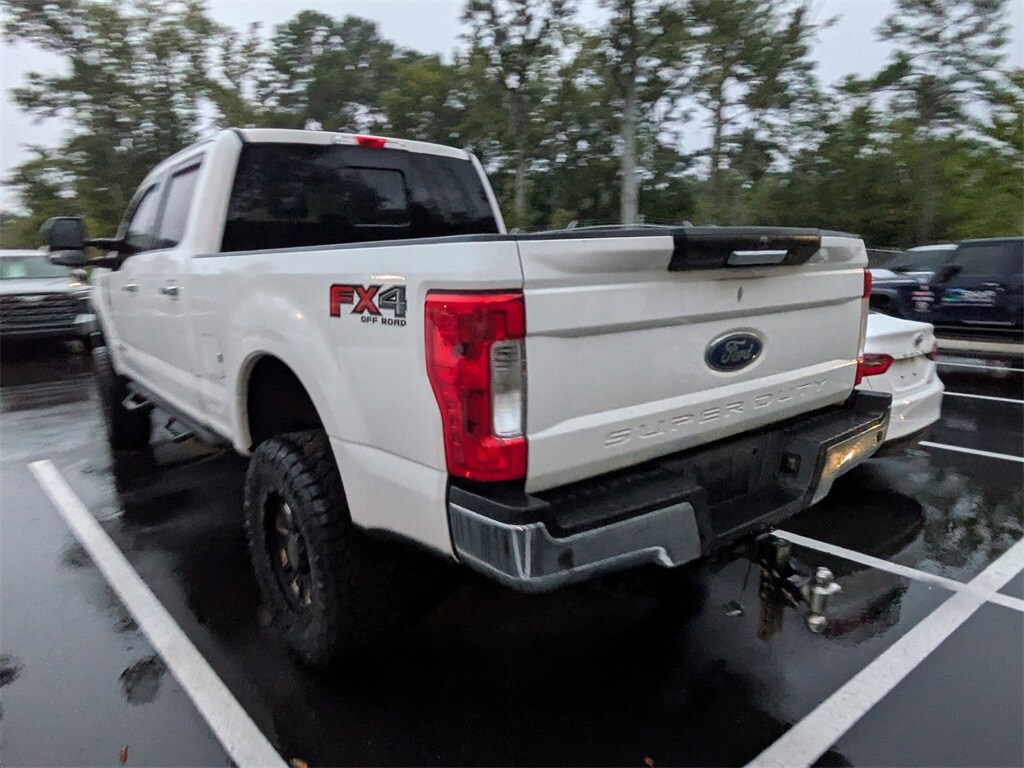 2017 Ford F-250 Lariat photo 4