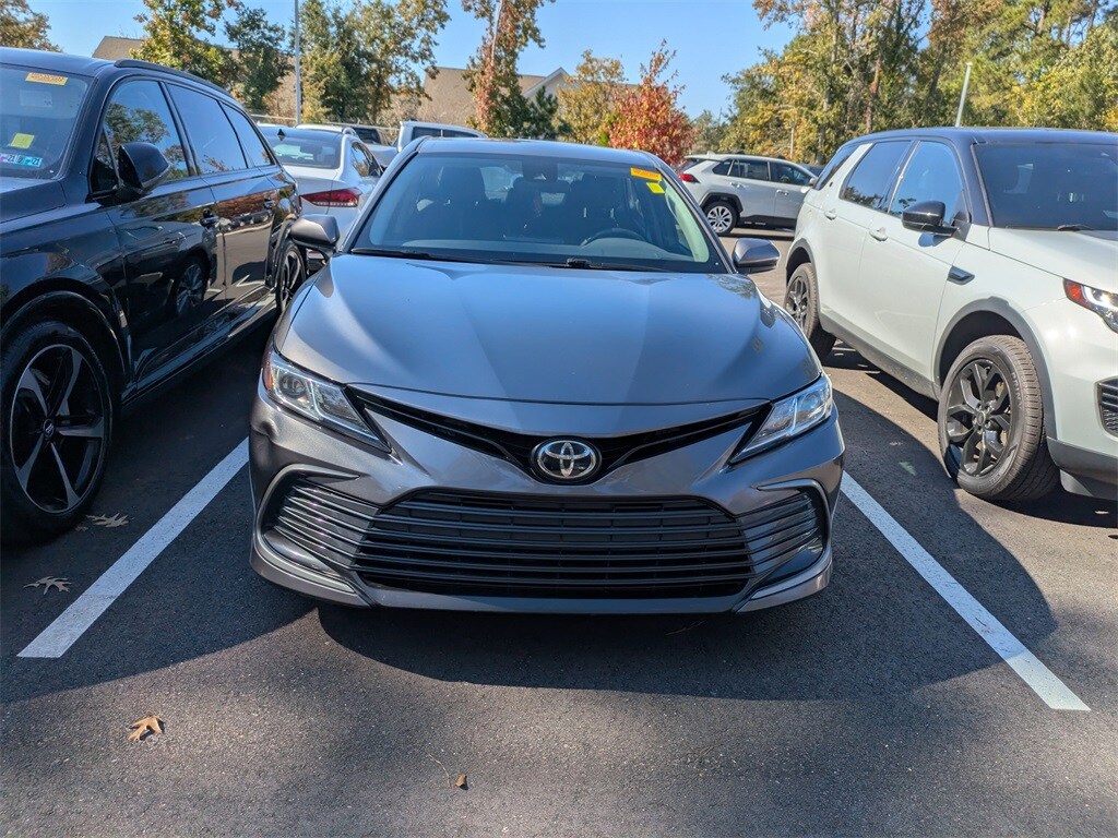 2021 Toyota Camry LE photo 2